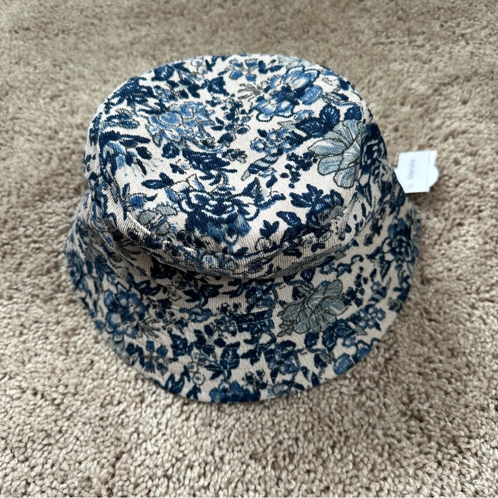 Double sided bucket hat